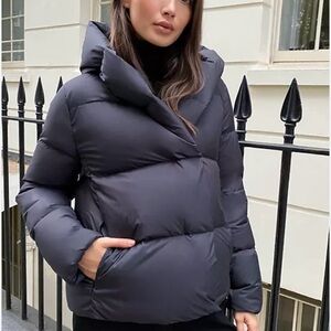 Aritzia Babaton Duvet Black Short Puffer Jacket Size Small